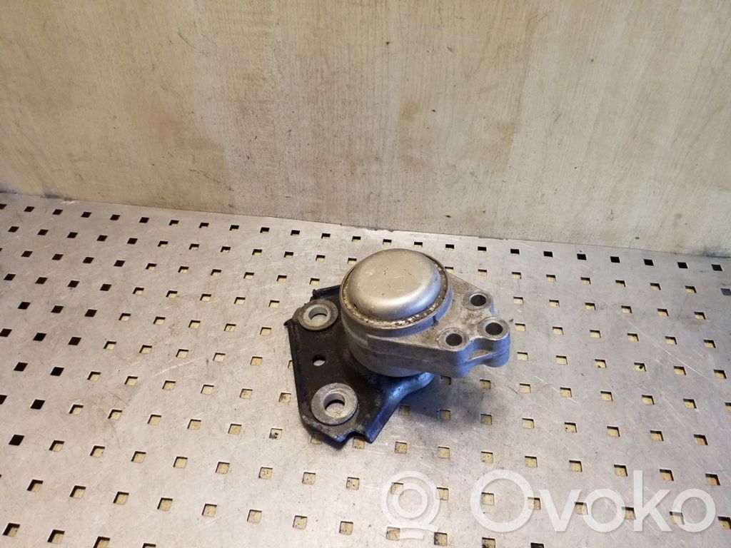 Ford Fusion Engine mount bracket 