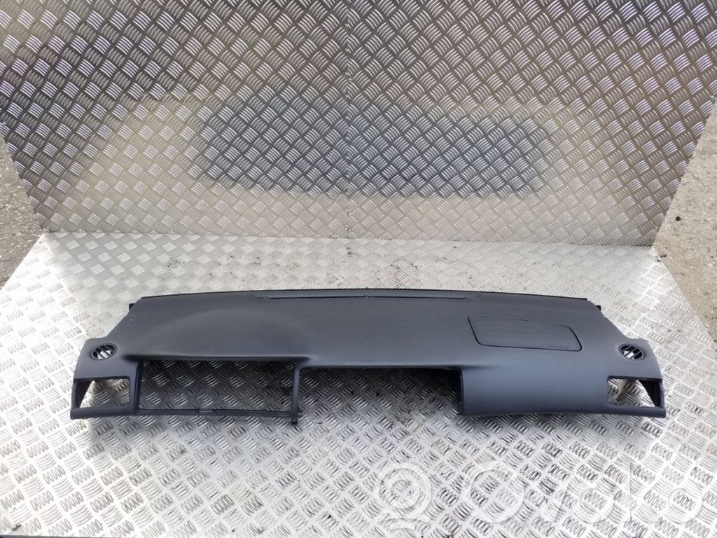 Toyota Corolla E120 E130 Panelė 