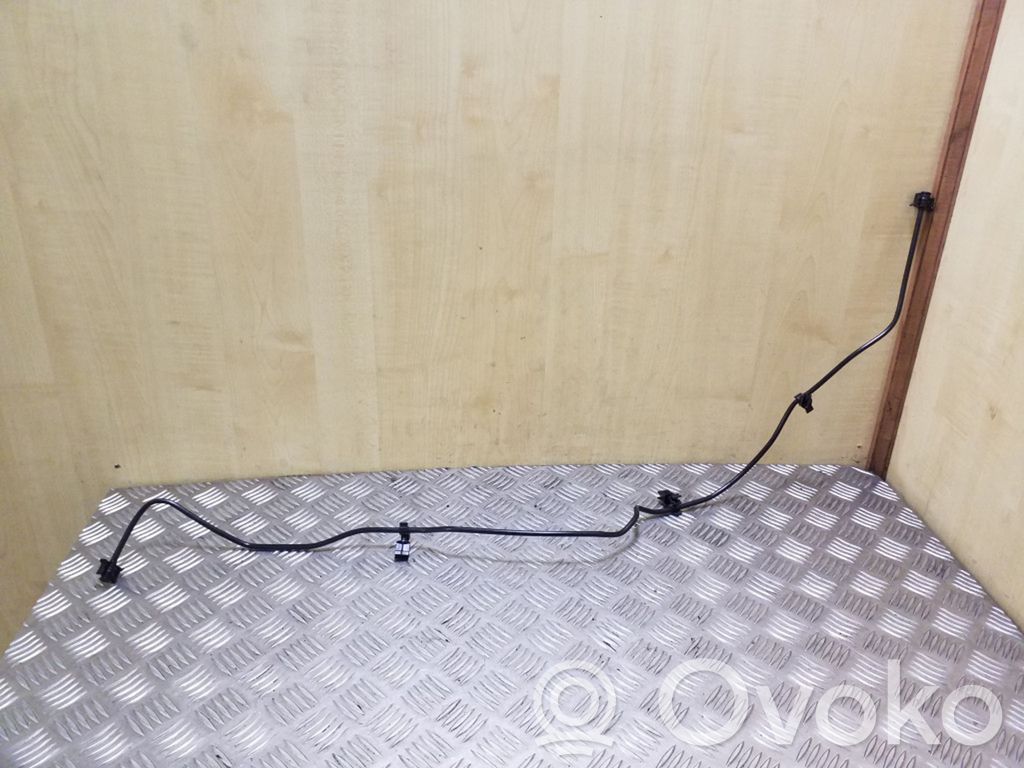 Ford Focus Fuel line pipe 