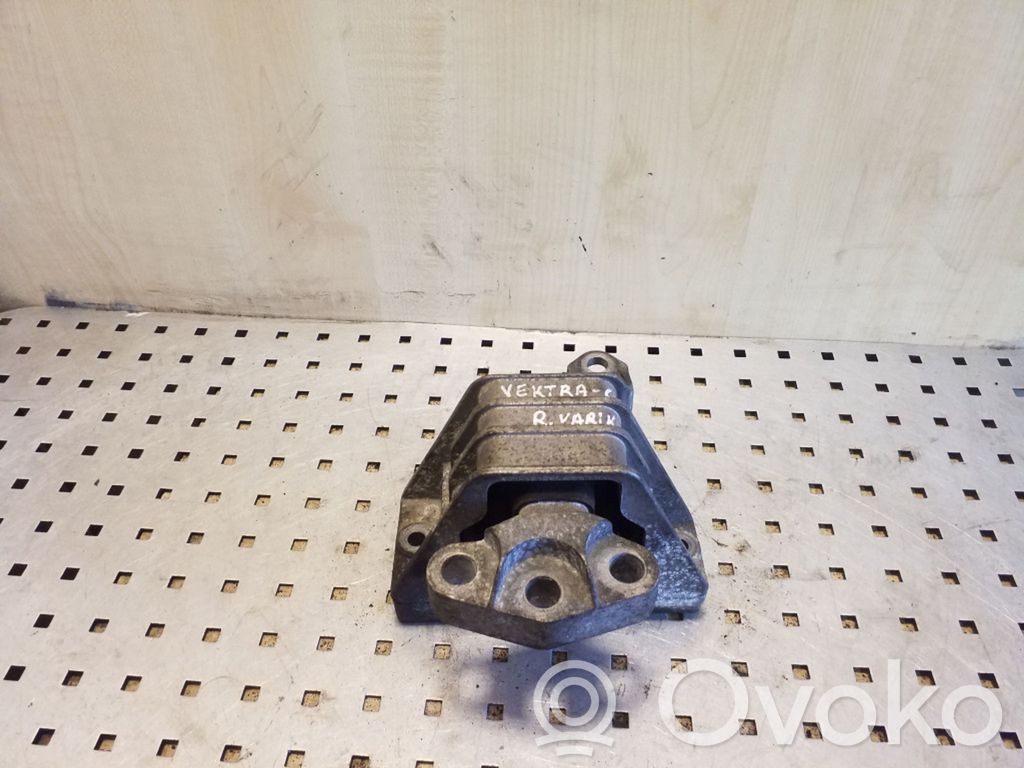 Opel Vectra C Engine mount bracket 