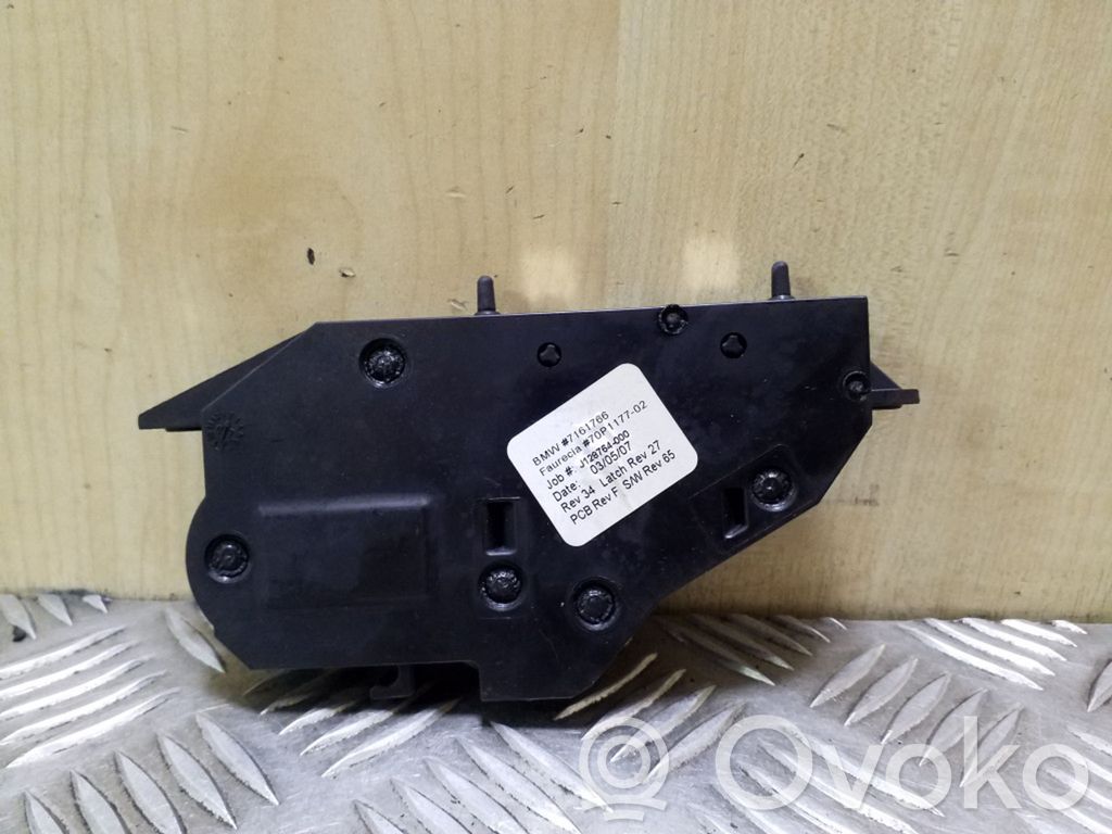 BMW X5 E70 Glove box lock 