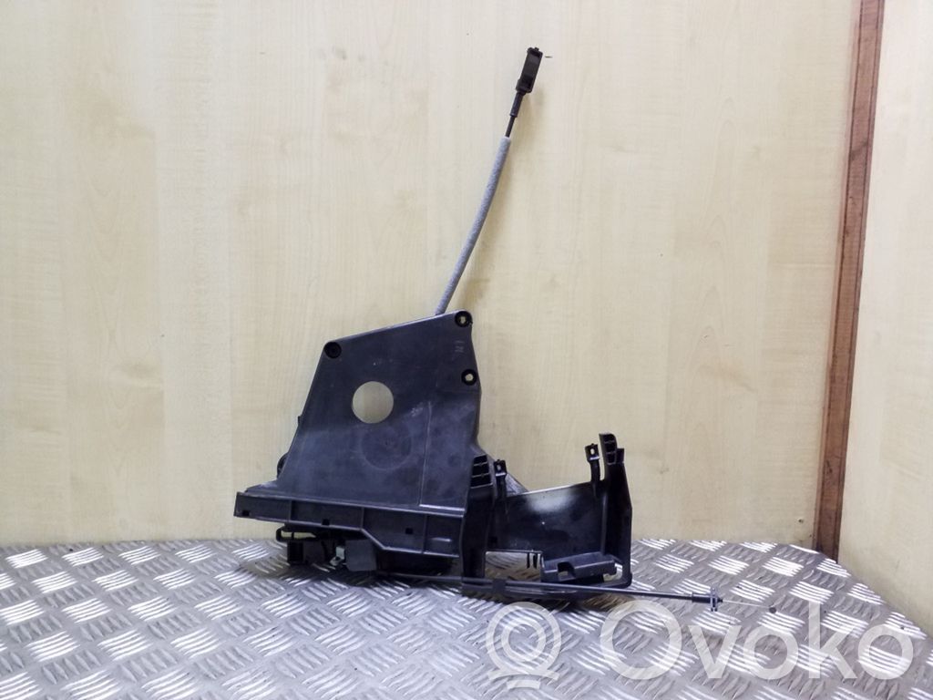 Volvo XC70 Zamek drzwi przednich 
