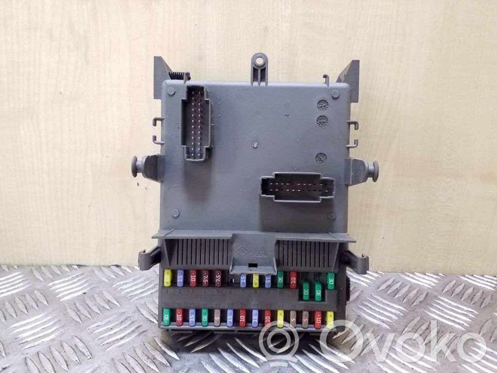 Renault Laguna II Fuse module 