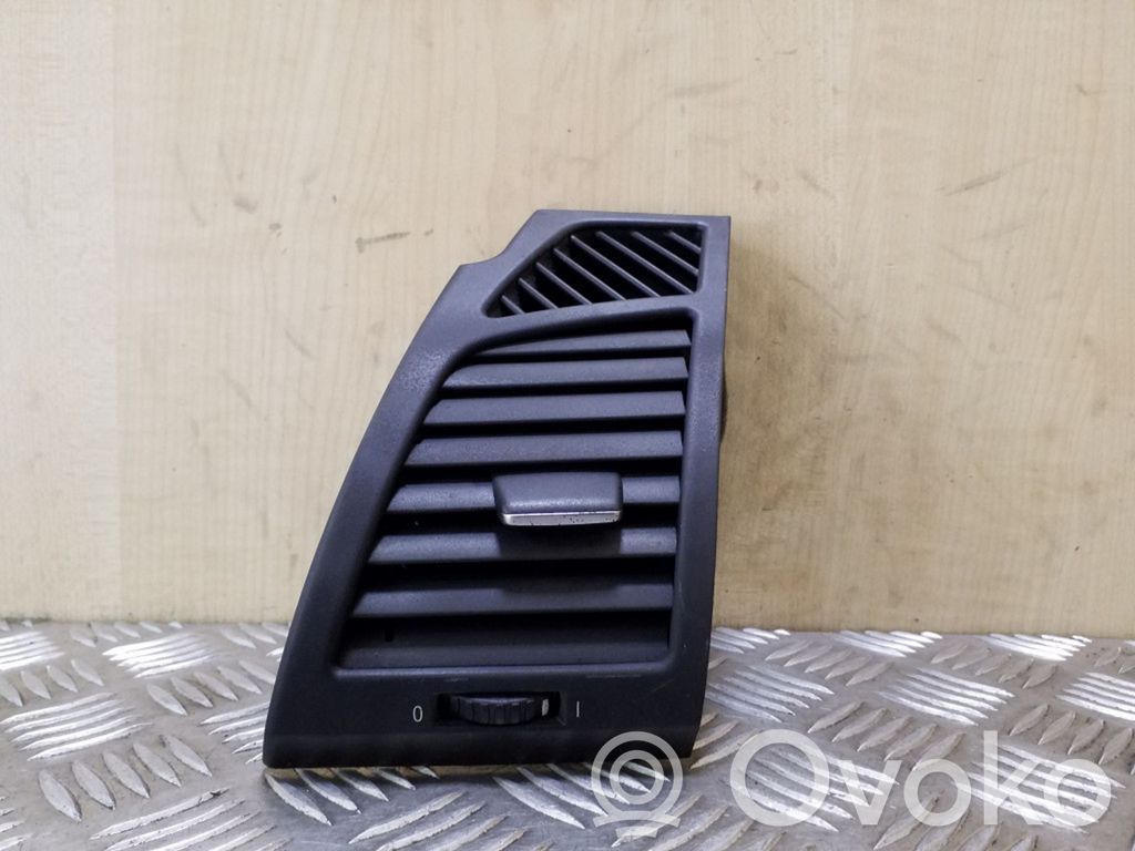 BMW 1 E81 E87 Dashboard side air vent grill/cover trim 