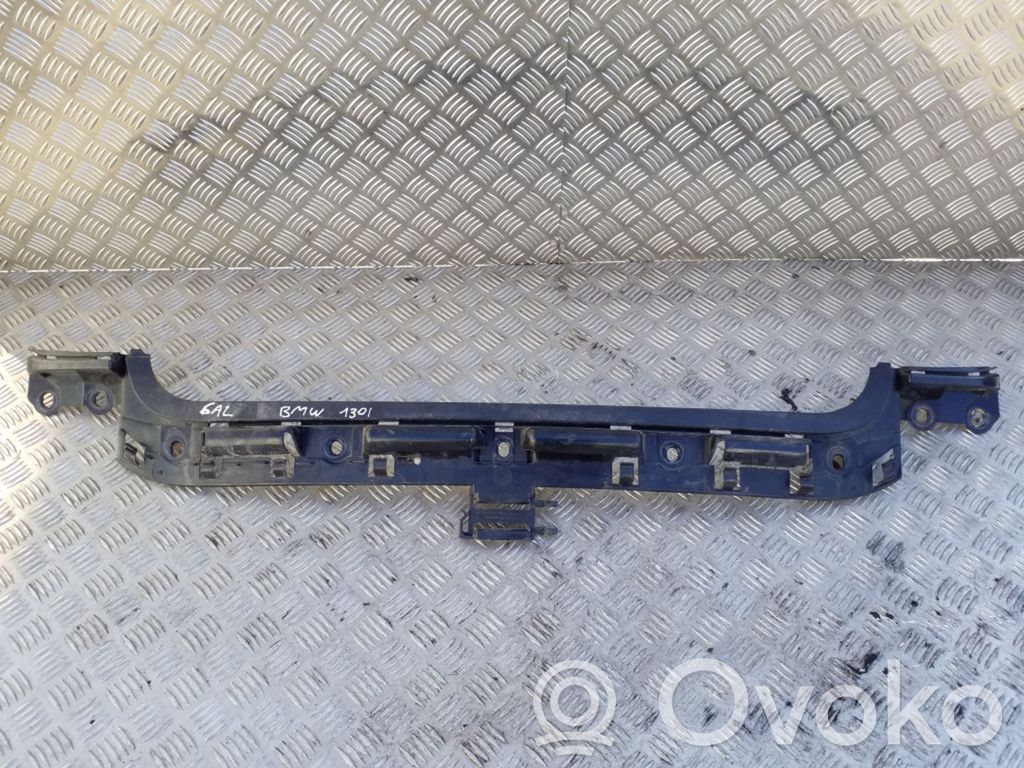 BMW 1 E81 E87 Soporte de montaje del parachoques trasero 