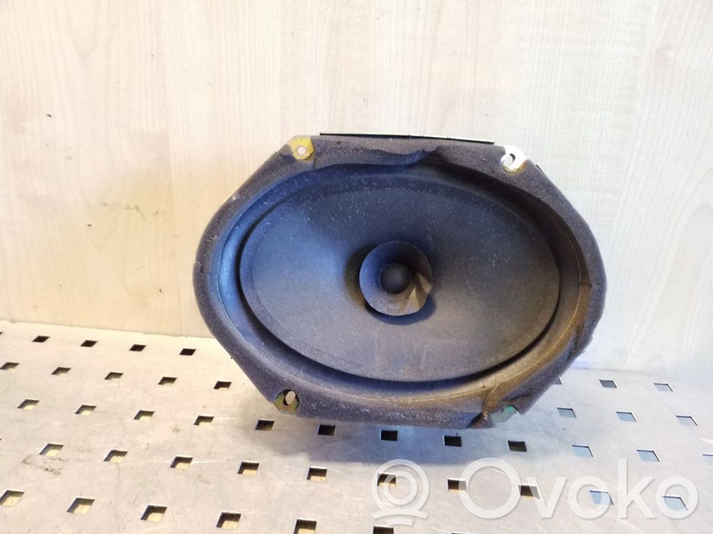 Mazda Premacy Etuoven kaiutin 