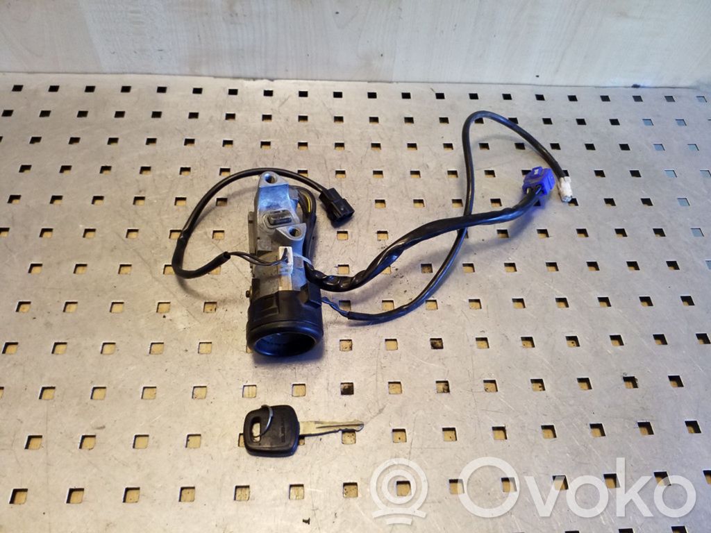 Subaru Legacy Užvedimo spynelė 