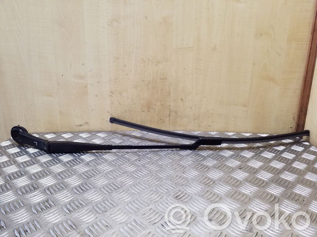 Ford Focus Front wiper blade arm 