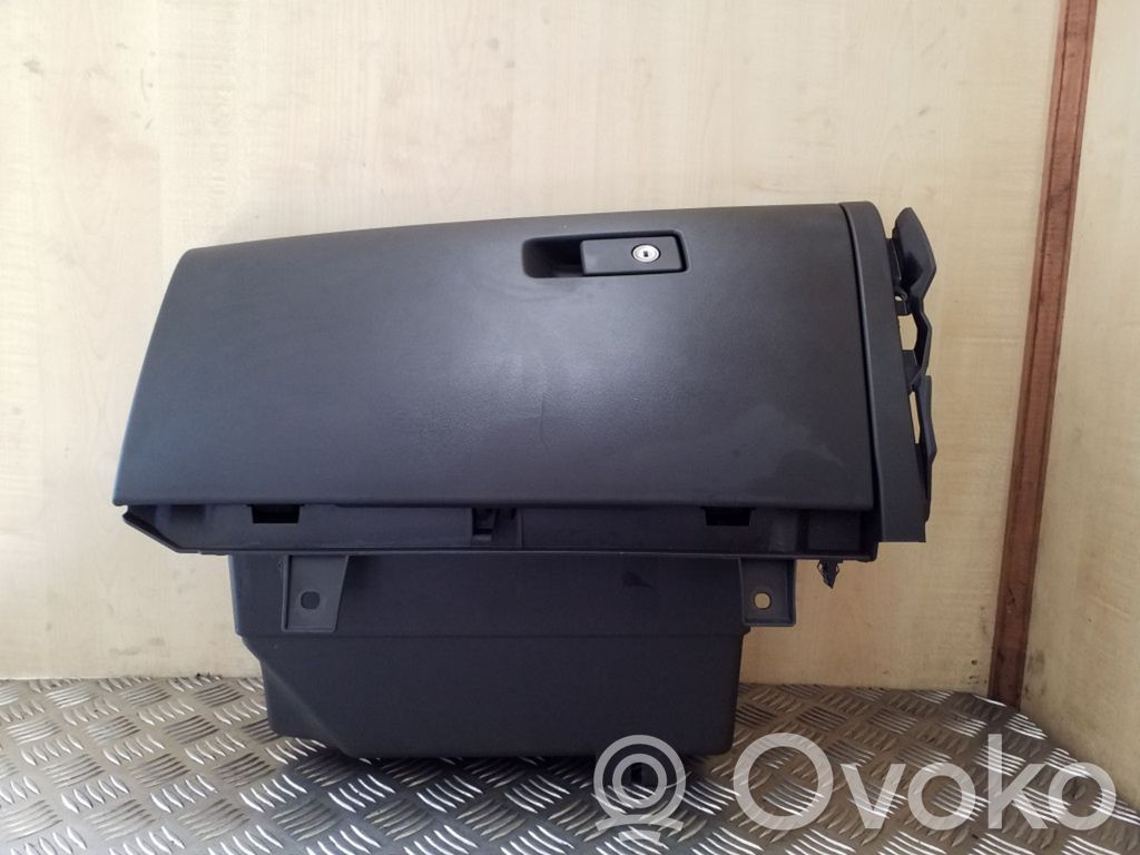 Volvo XC60 Daiktadėžės (bordačioko) komplektas 