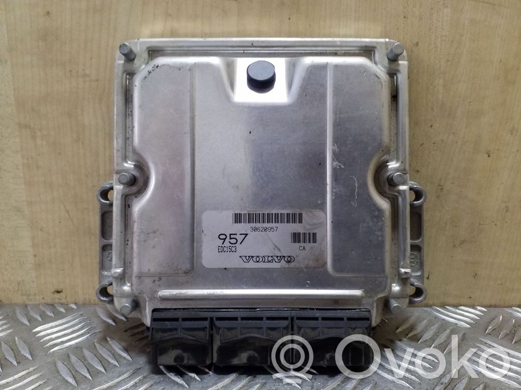 Volvo S40, V40 Engine control unit/module 