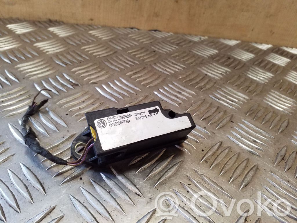 Volkswagen PASSAT B5 Czujnik uderzenia Airbag 