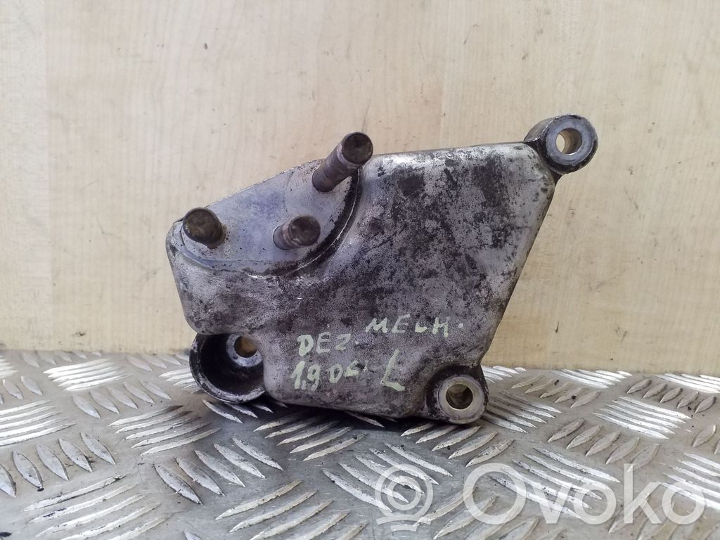Volvo S40, V40 Gearbox mounting bracket 