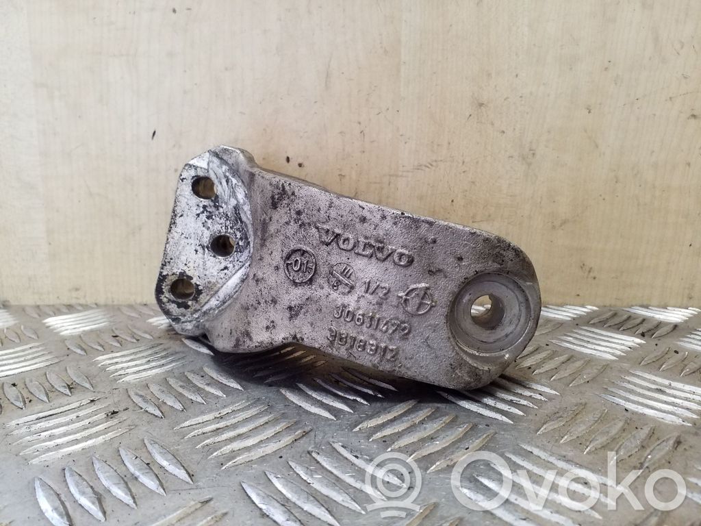 Volvo S40, V40 Engine mounting bracket 