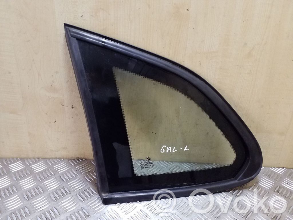 BMW X1 E84 Vidrio lateral trasero 