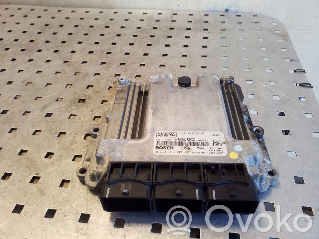 Land Rover Freelander 2 - LR2 Engine control unit/module 