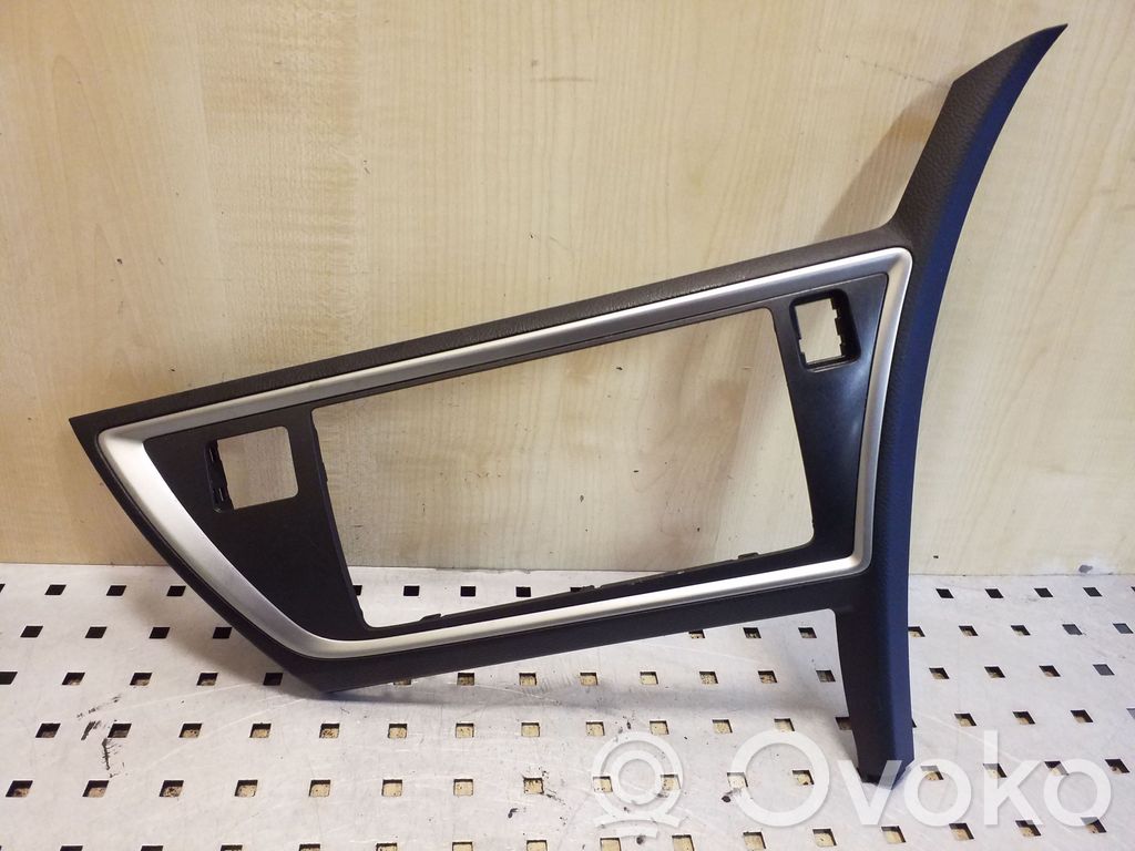 Toyota Auris E180 Panel trim 