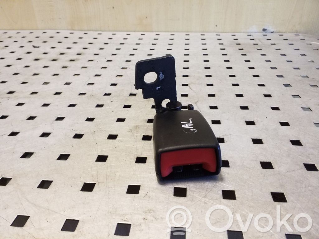 Opel Corsa D Klamra tylnego pasa bezpieczeństwa 