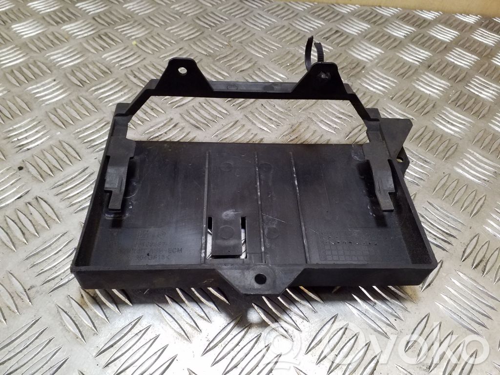 Opel Antara Other engine bay part 