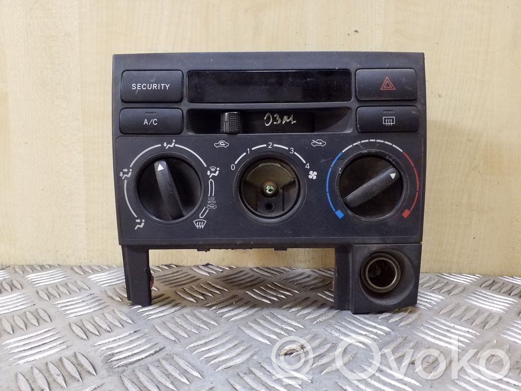 Toyota Corolla Verso E121 Climate control unit 