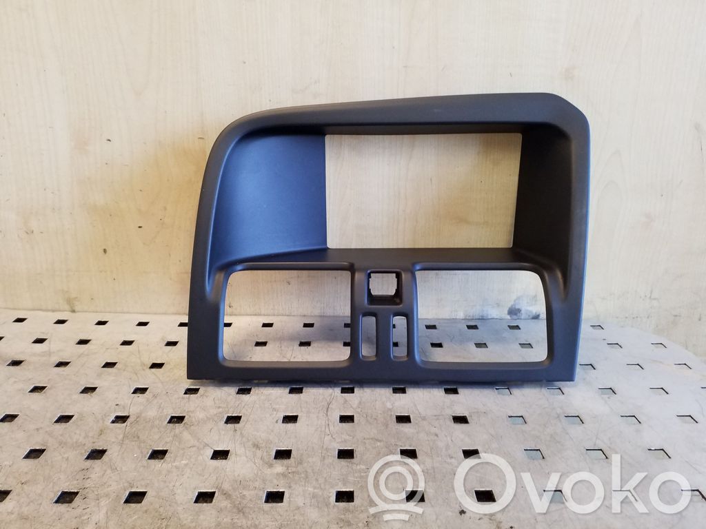 Volvo XC60 Panelės apdaila 