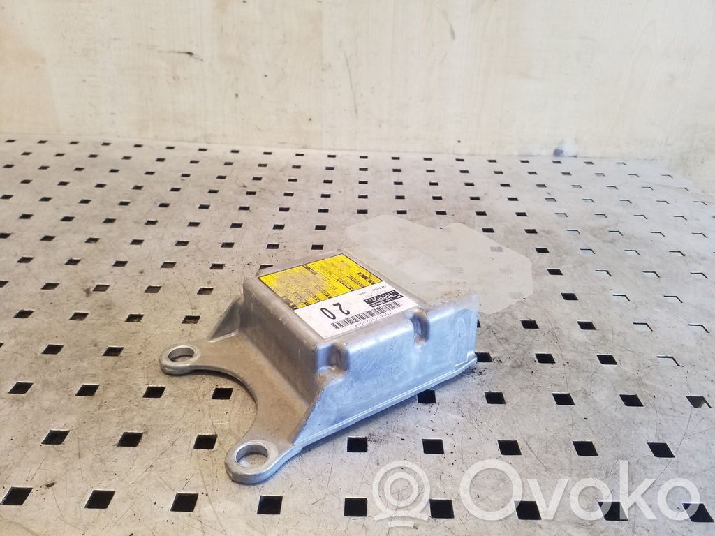 Lexus CT 200H Airbag control unit/module 