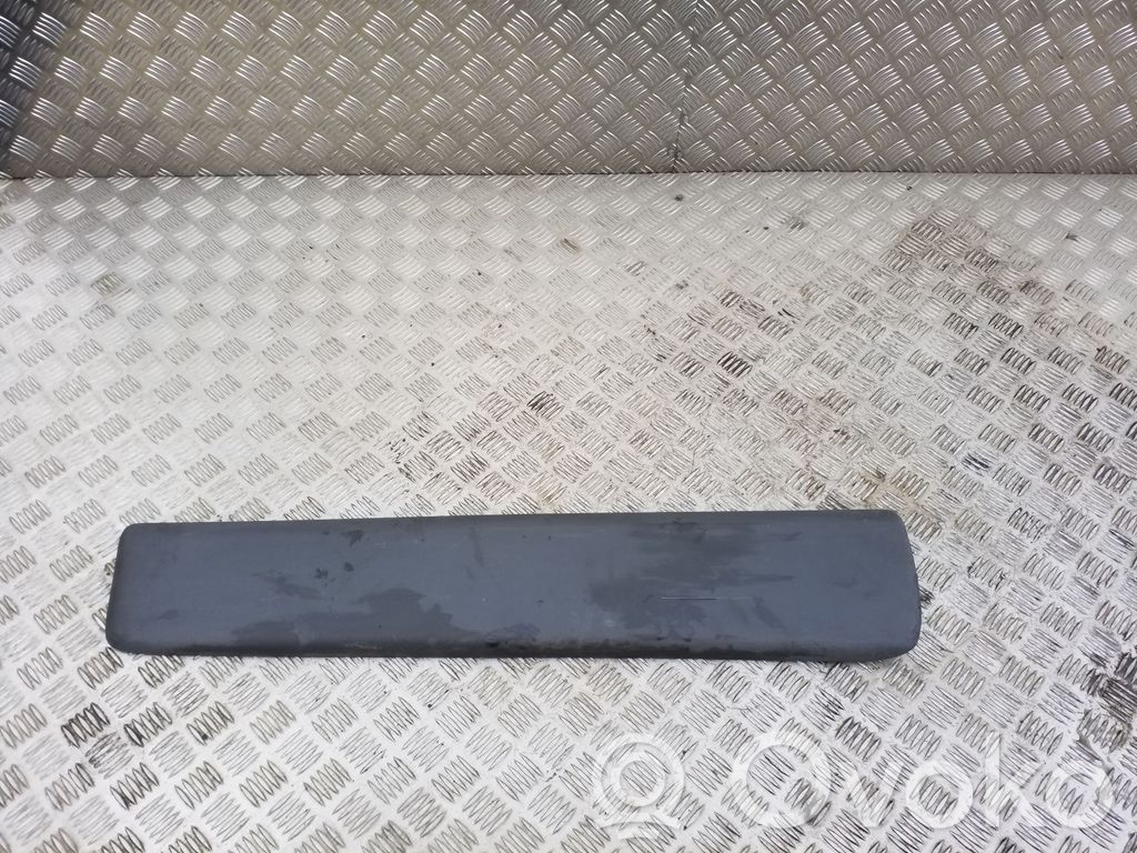 Nissan Primastar Listwa drzwi przednich 