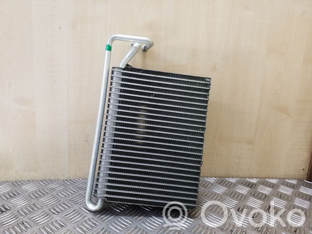BMW X3 E83 Oro kondicionieriaus radiatorius (salone) 