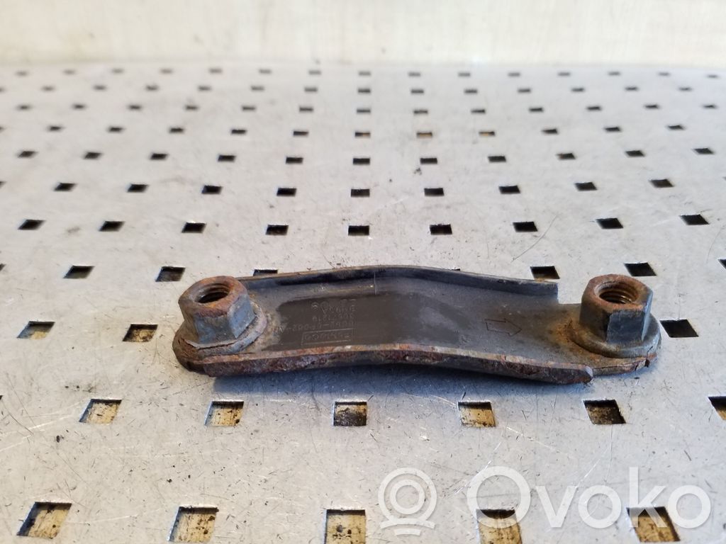 Engine mounting bracket   6G926P082AB