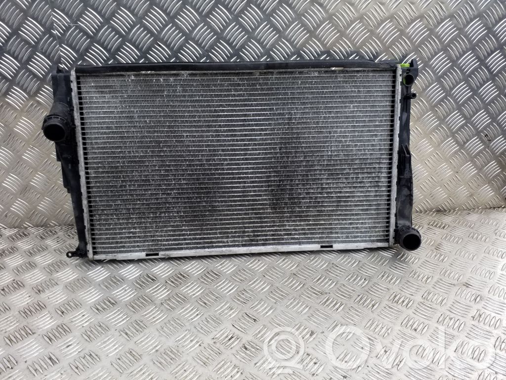 BMW 3 E90 E91 Coolant radiator 