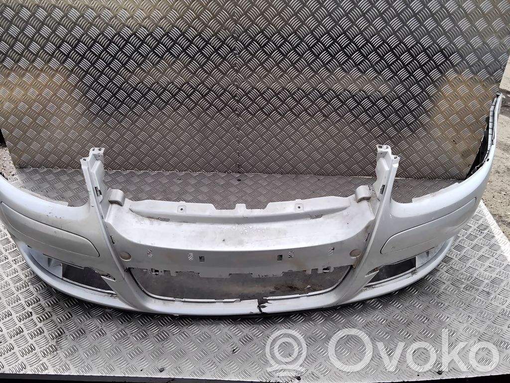 Volkswagen Jetta V Parachoques delantero 