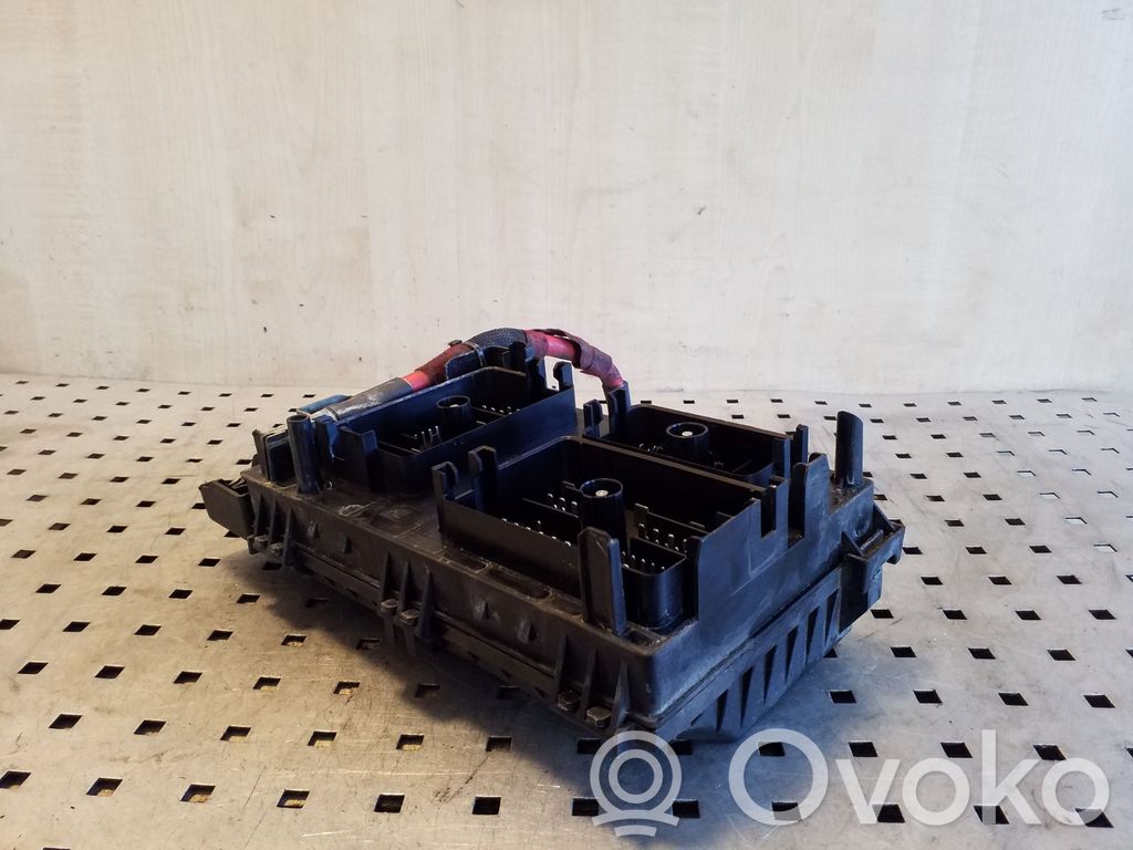 Opel Zafira C Fuse module 