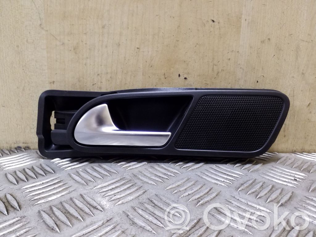 Volkswagen Tiguan Manecilla interna puerta trasera 