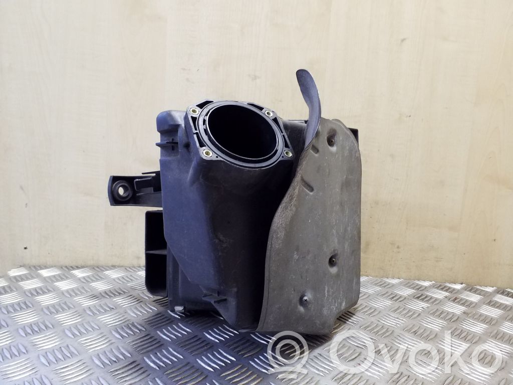 Volkswagen PASSAT B5 Cutie filtru aer 