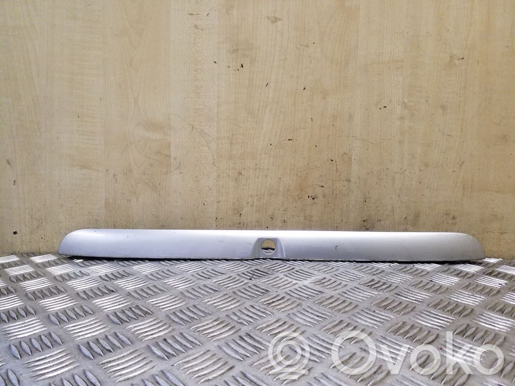 Éclairage de plaque d'immatriculation   8D9827574