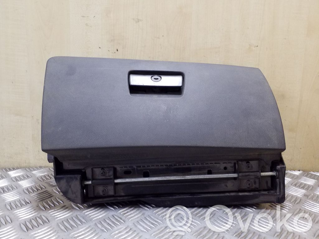 BMW 3 E90 E91 Mantu nodalījuma komplekts 