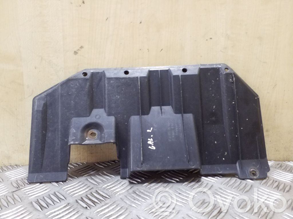 Mitsubishi Outlander Capac/apărătoare spate inferioară 