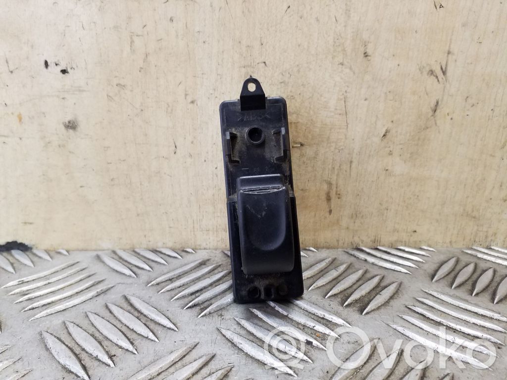 Interruptor del elevalunas eléctrico   8971221021