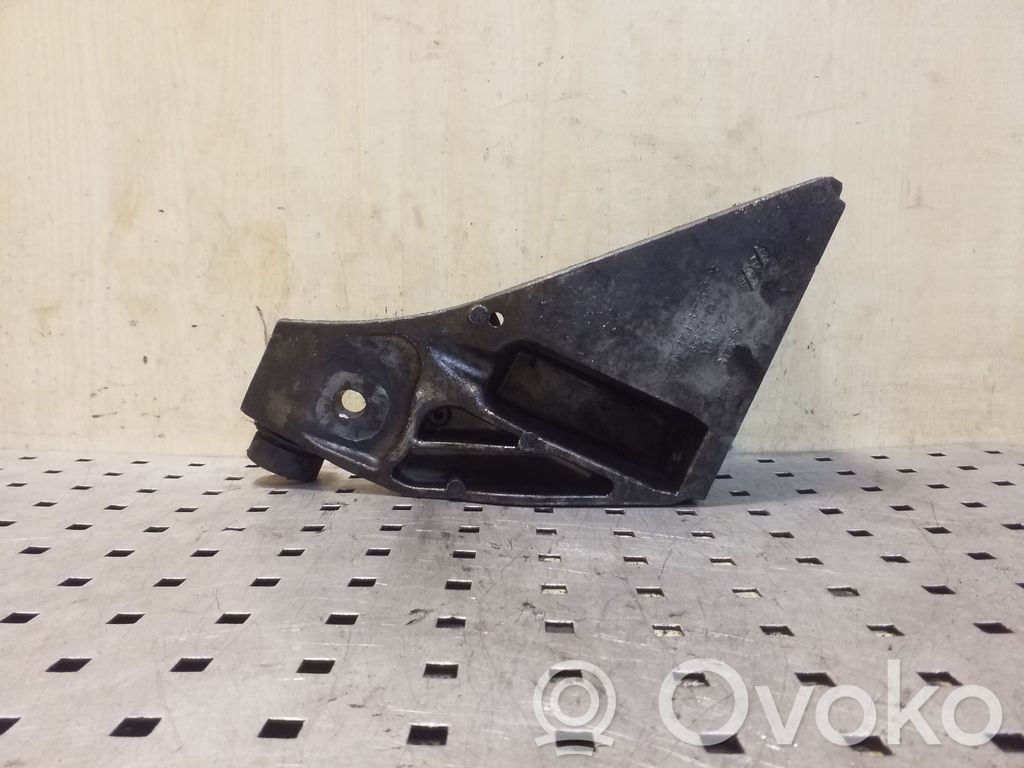 BMW X5 E70 Engine mounting bracket 