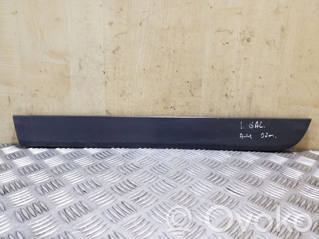 Audi A4 S4 B6 8E 8H Listwa drzwi tylnych 