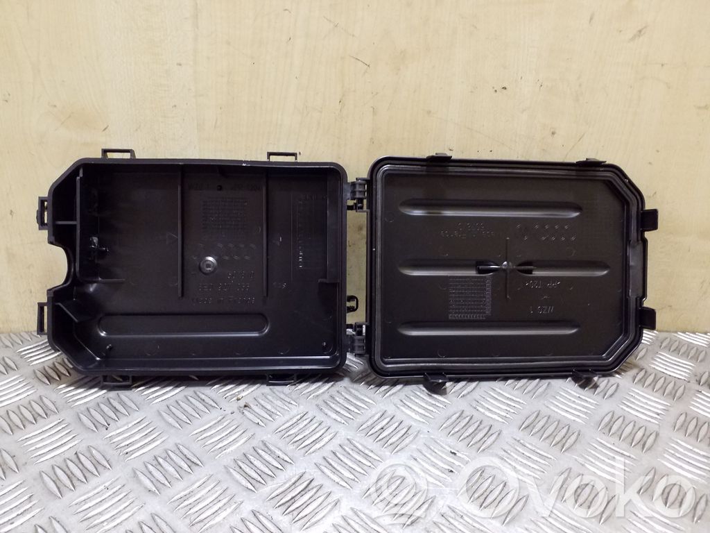 Otros repuestos del interior   8E0927355