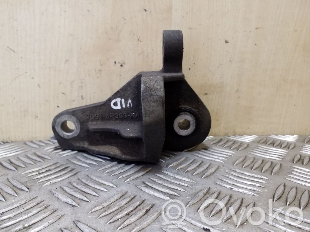 Ford Mondeo MK IV Engine mounting bracket 