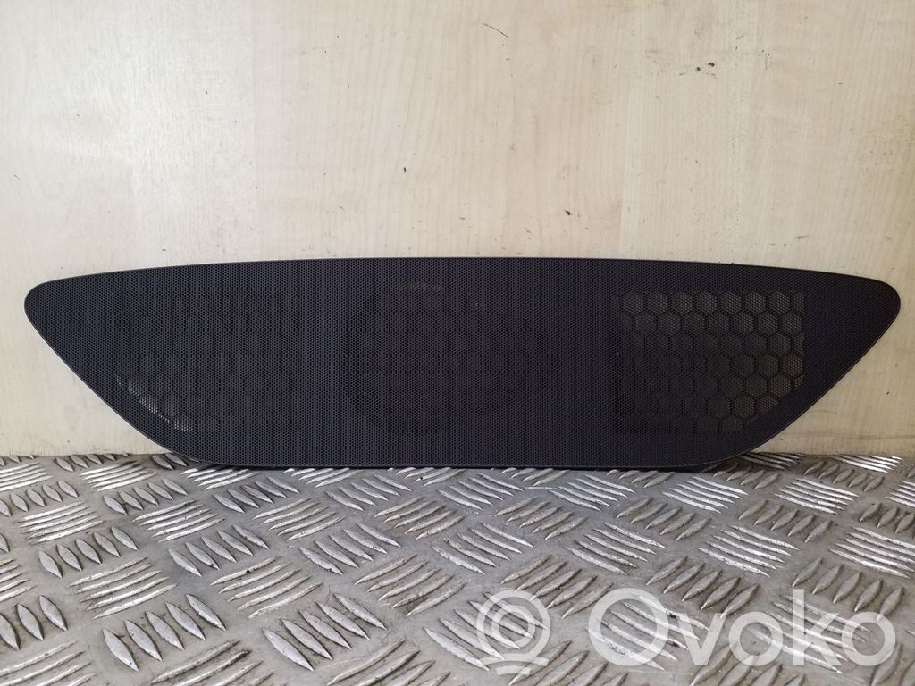 Cache enceinte centrale   7P6819153
