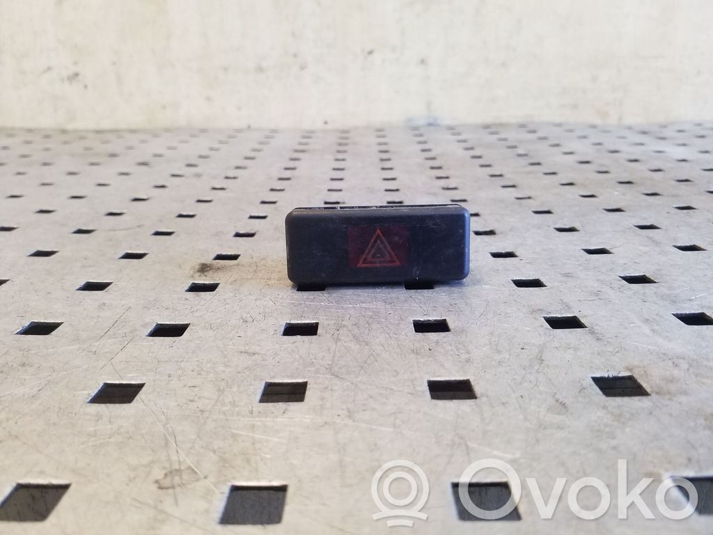Botón interruptor de luz de peligro   8350947