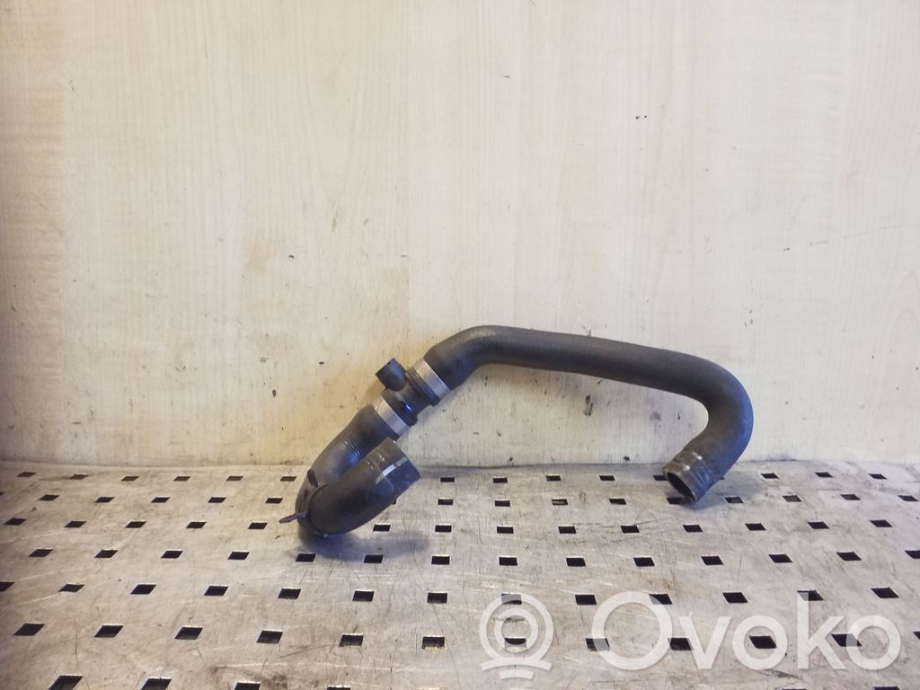 BMW X3 E83 Engine coolant pipe/hose 