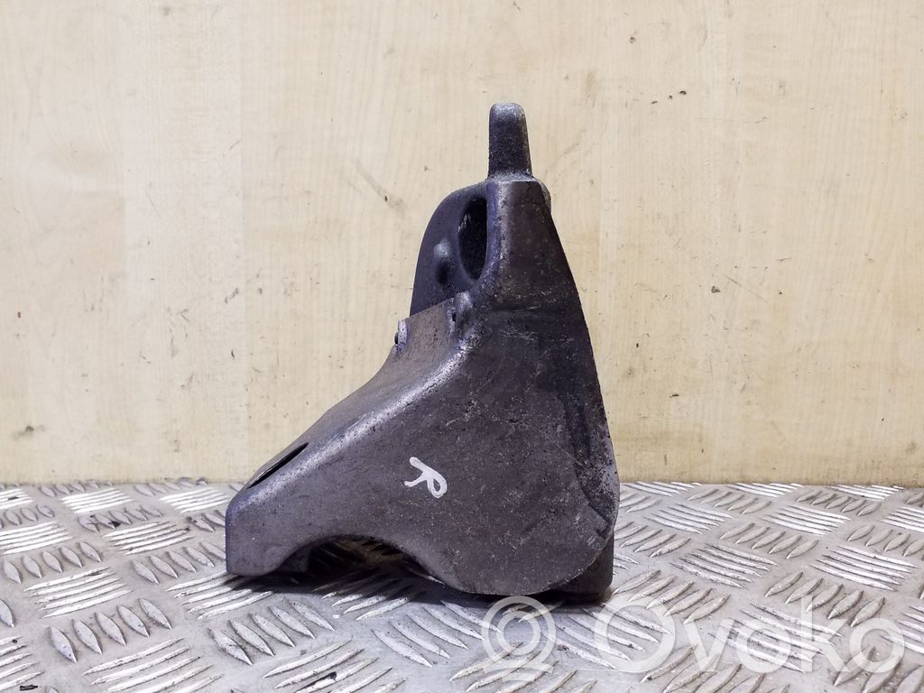 BMW X3 E83 Engine mounting bracket 