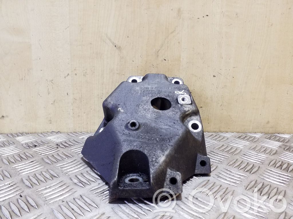 BMW X3 E83 Engine mounting bracket 