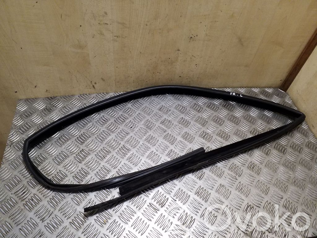 Opel Frontera B Cheder cauciuc geam față 