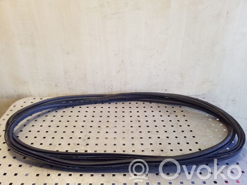 BMW X5 E53 Gumowa uszczelka bagażnika tylnego / Na karoserii 