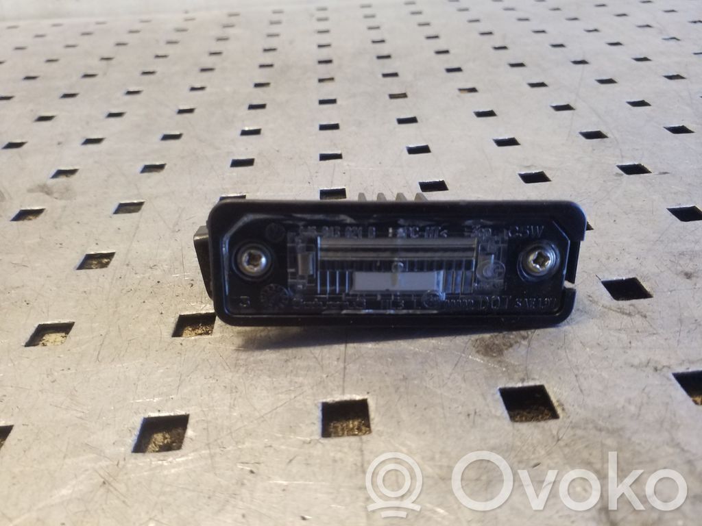 Luce targa   1J6943021B