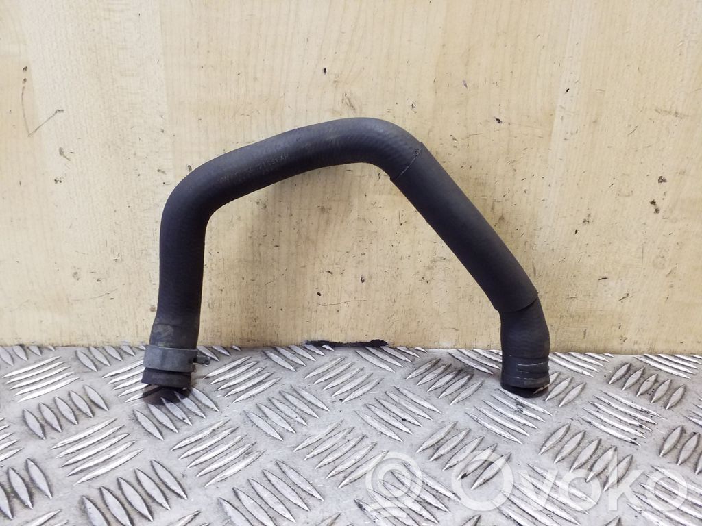 Volkswagen PASSAT B7 Tubo flessibile del liquido di raffreddamento del motore